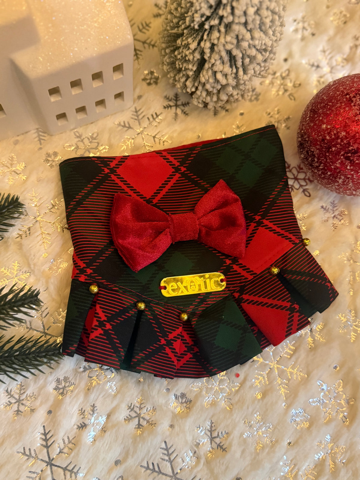 Royal Christmas Bandana with ruffle